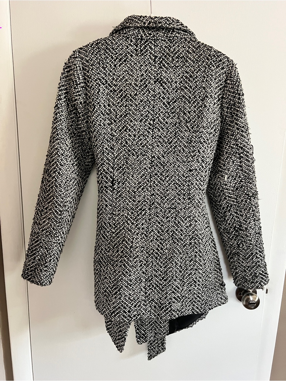 Jessica Simpson: Coat - Picture 3 of 3